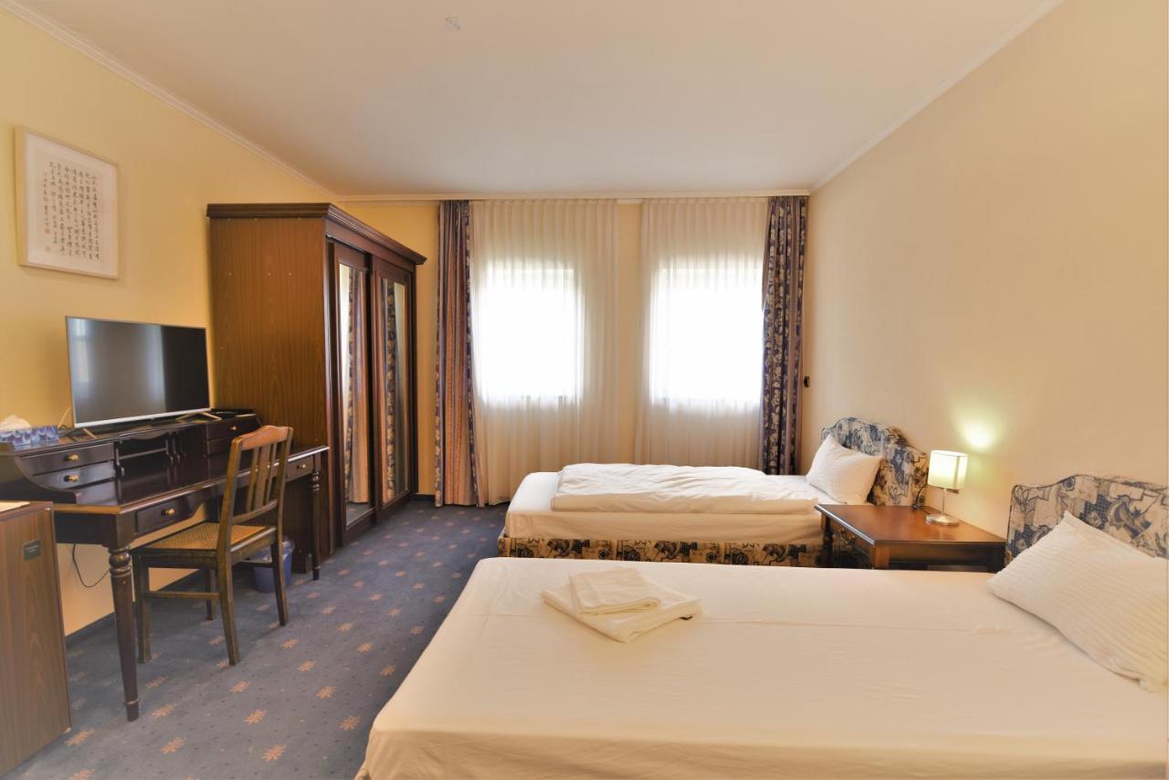 Landhotelullrich Баумхолдер Екстериор снимка