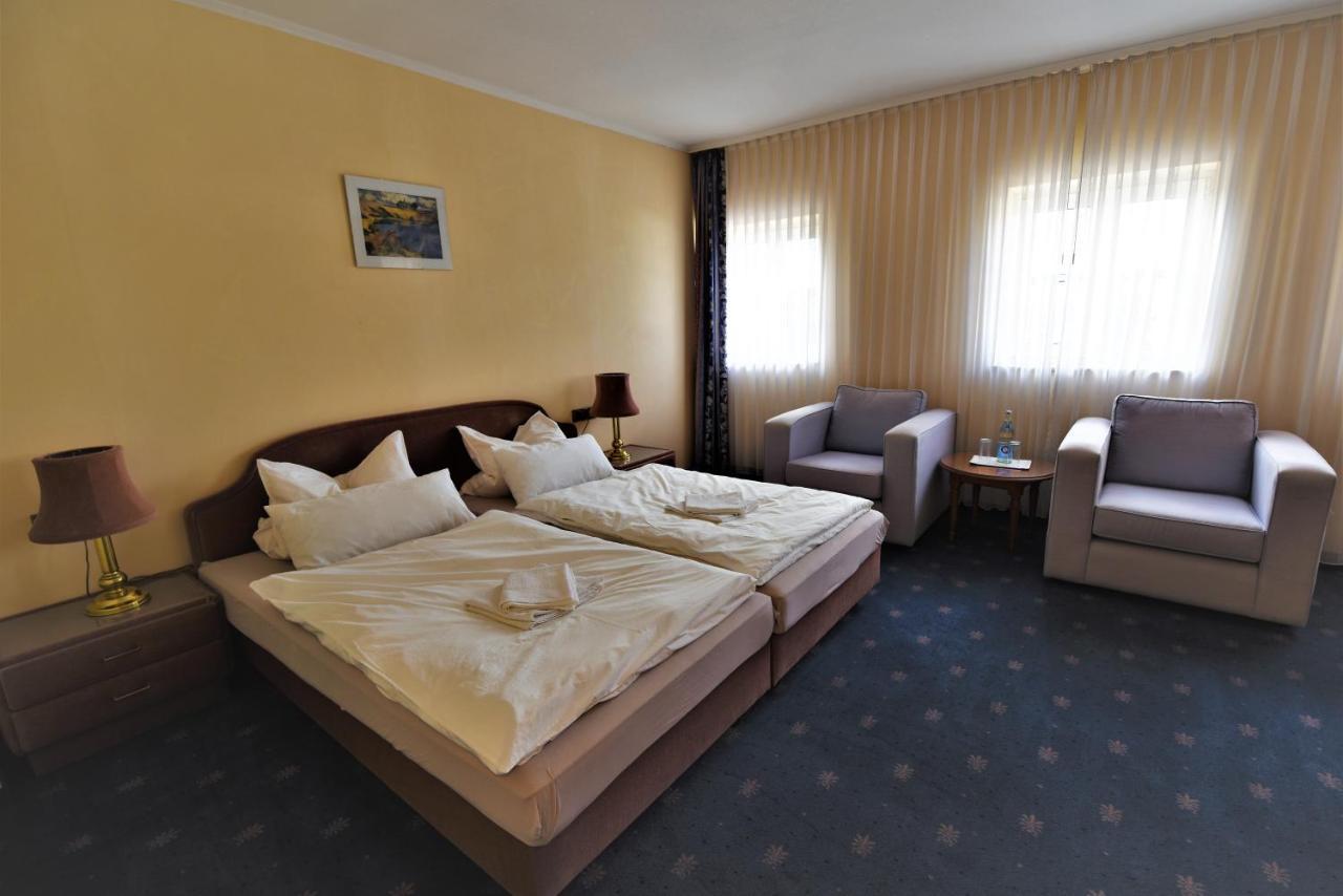 Landhotelullrich Баумхолдер Екстериор снимка